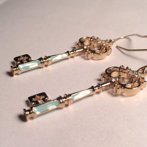Gold tone crystal embellished blue enamel retro key pierced wire earrings - Picture 11 of 17
